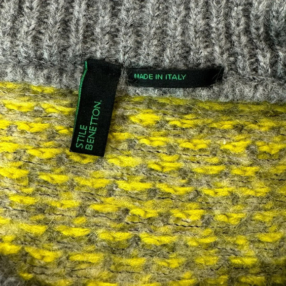 BENETTON WOMENS CREW NECK SWEATER SMALL YELLOW MOHAIR WOOL BLEND - Picture 6 of 8